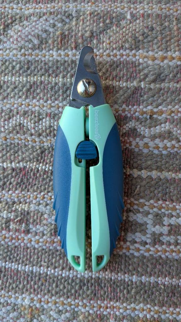 Pet Nail Clippers - Blue and Green, Good Condition