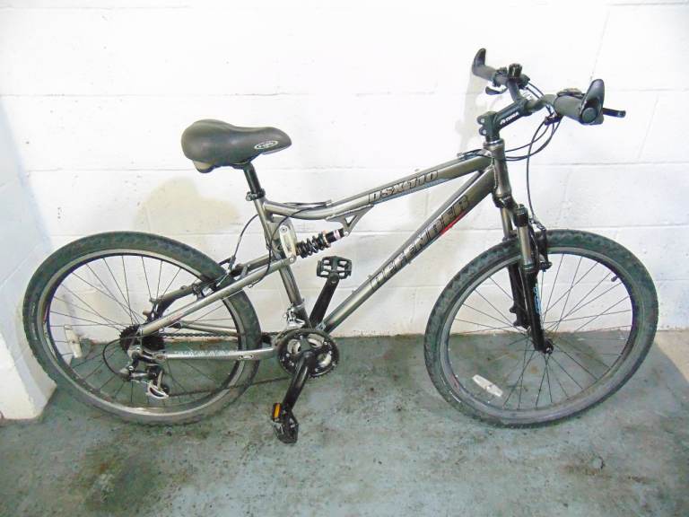 Land Rover Defender DSX110 Full/Dual Suspension Bike (free local delivery)