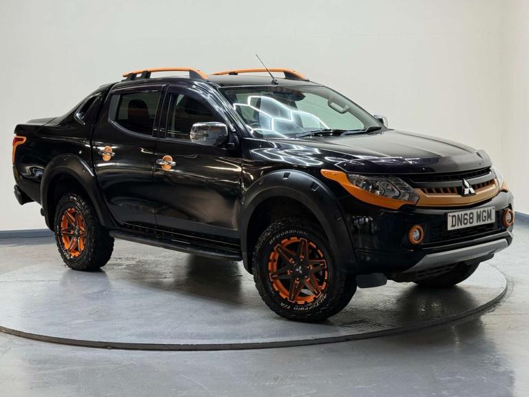 2018 Mitsubishi L200 2.4 L200 Barbarian SVP II DI-D Auto 4WD Pickup Diesel Automatic