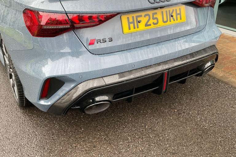2025 Audi RS3 2.5 TFSI Carbon Black Saloon 4dr Petrol S Tronic quattro Euro 6 (s/s) (400  SALOON ...