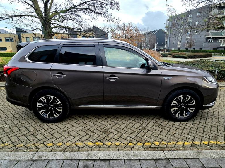 2018 Mitsubishi Outlander 2.0 PLUG-IN HYBRID 1YEAR MOT HPI CLEAR NEWLY SERVICED 3 MONTHS WARRANTY...