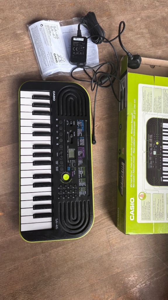 Casio SA 46 electric keyboard 