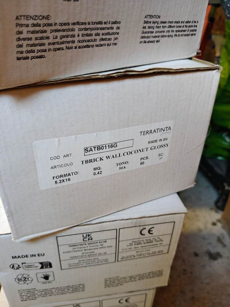 5 boxes Claybrook Fellini Bianco Gloss wall tiles – New in Box