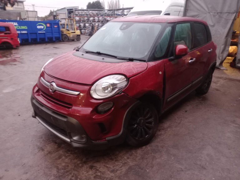 BREAKING FIAT 500L 1.6 DIESEL 2015 STOCK NUMBER WY77