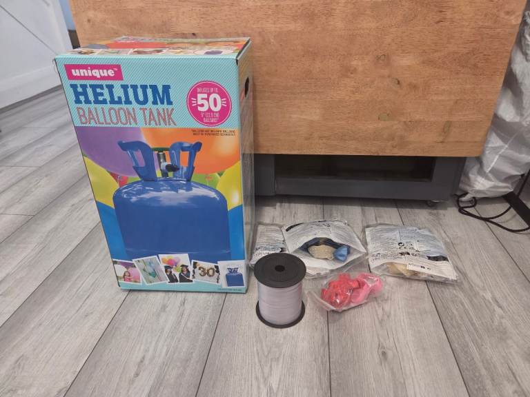 Helium tank balloon bundle