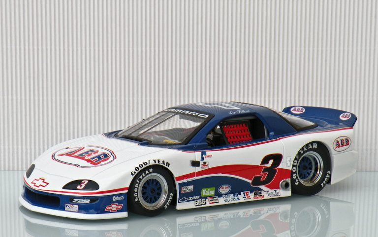Chevrolet Camaro AER - 1/18 scale model car - GMP
