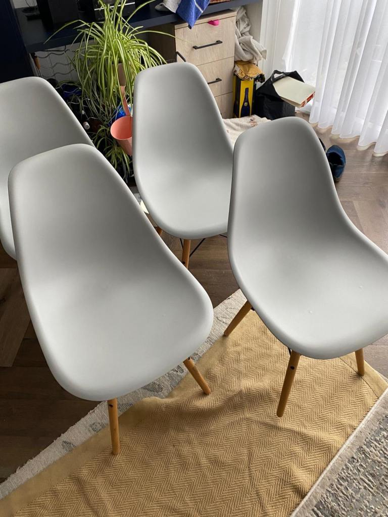 Set of 4 White Dining Chairs with Wooden Legs – Good Condition