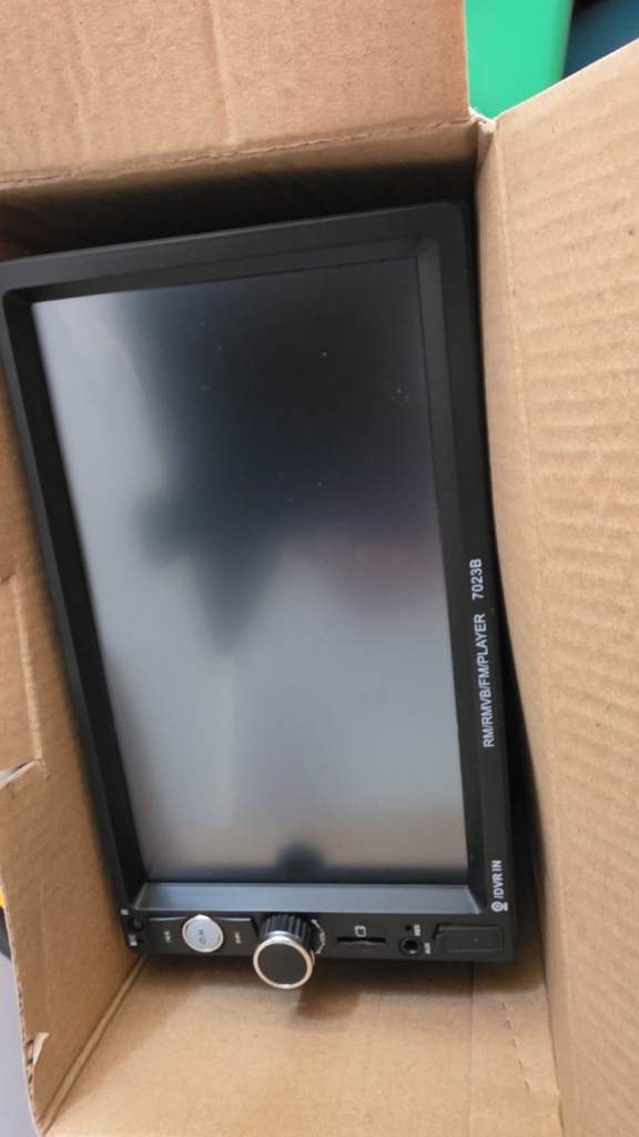 Car stereo with bluetooth