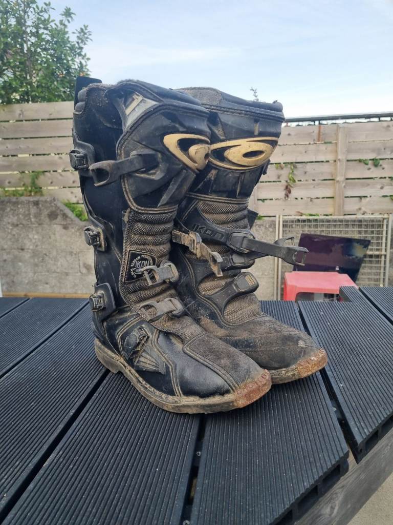 Ixon motorcross boots black size 44