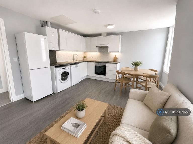 3 bedroom flat in Gloucester Road, Bristol, BS7 (3 bed) (#2907027)