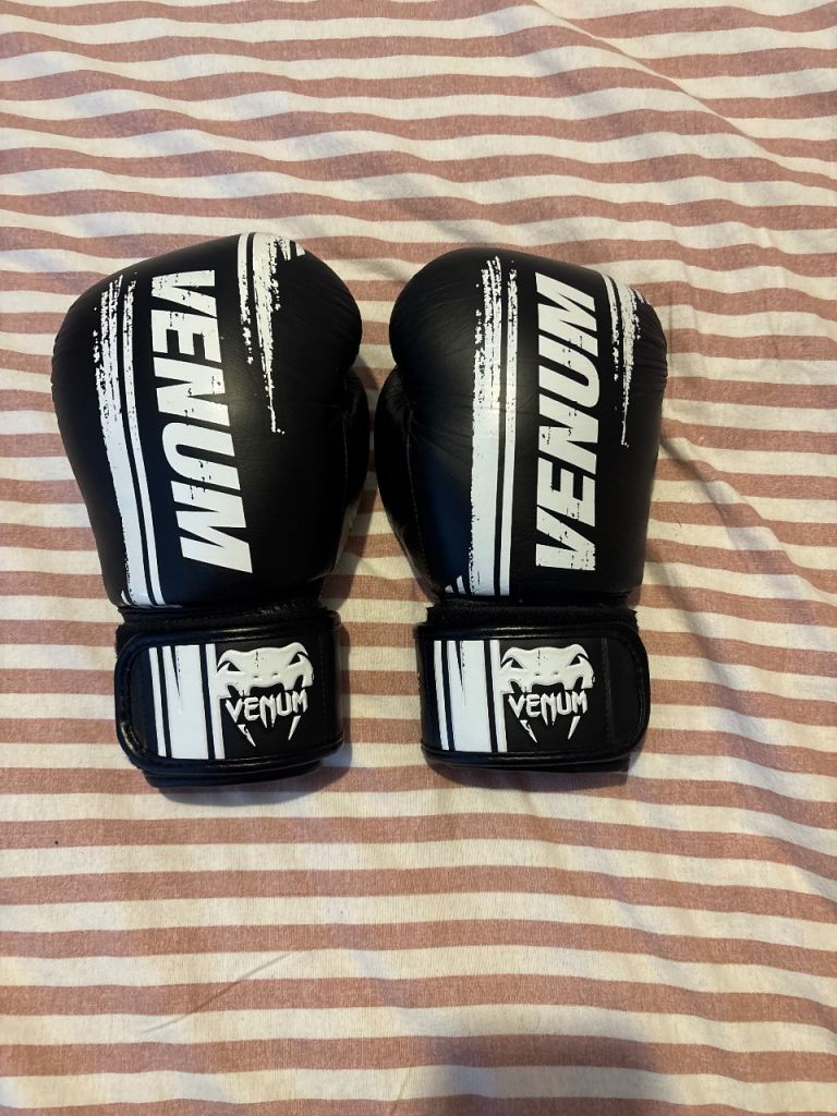 Venum 12 oz Leather Boxing Gloves – Black
