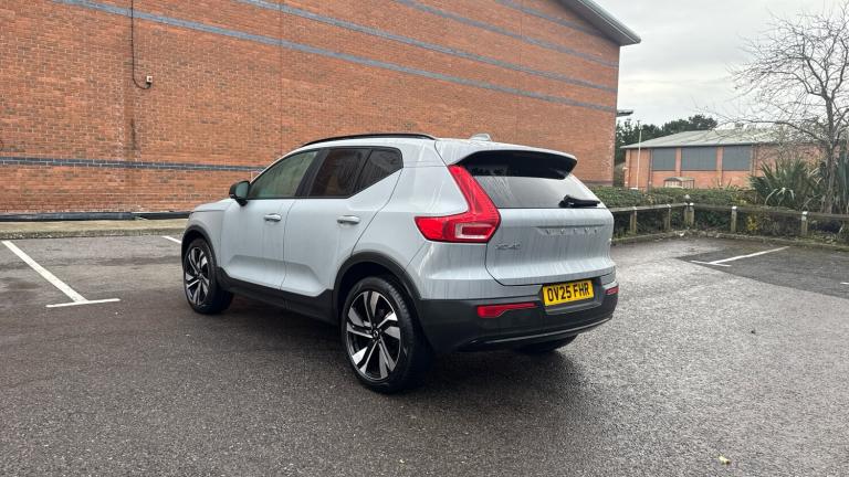 2025 Volvo XC40 2.0 B4P Plus Dark 5dr Auto Petrol Estate Estate Petrol Automatic