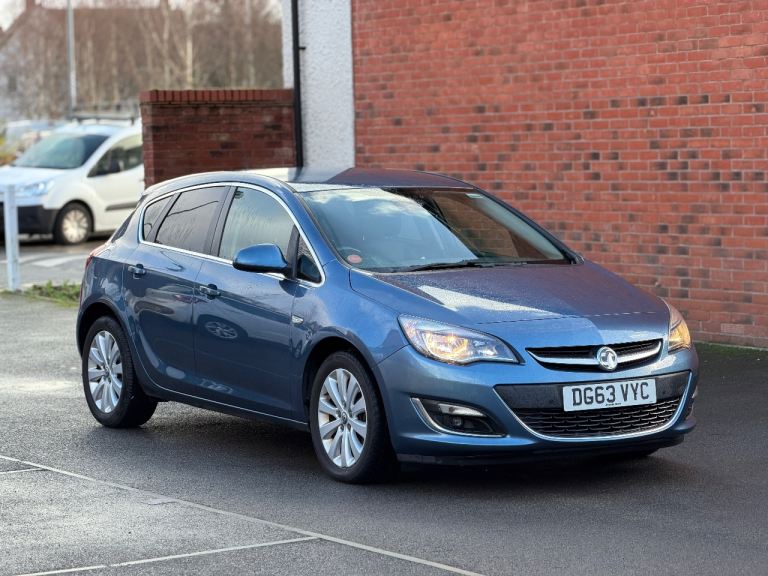 Vauxhall, ASTRA, Hatchback, 2013, Manual, 1956 (cc), 5 doors