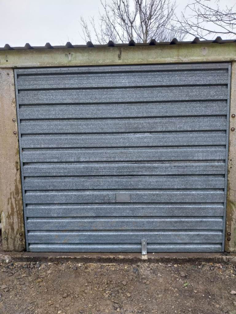 Secure, dry garage to rent in oldtown BARGAIN!