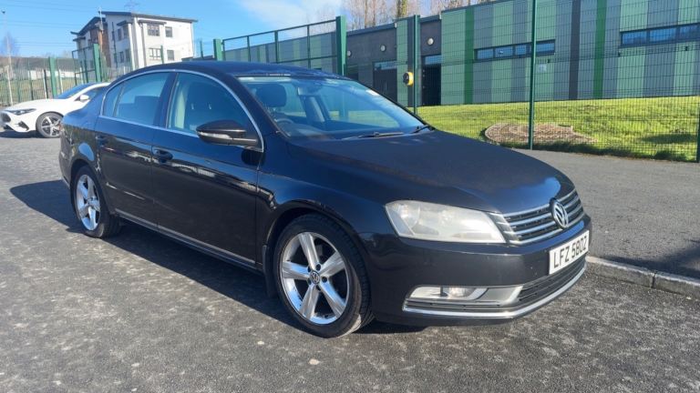 Volkswagen, PASSAT, Saloon, 2012, Semi-Auto, 1968 (cc), 4 doors