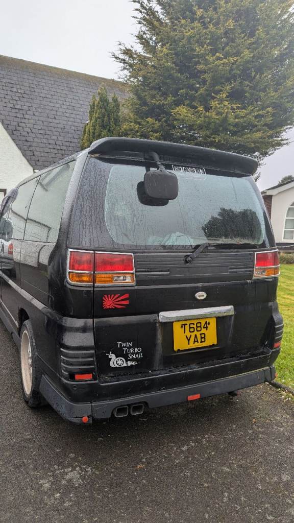 Nissan Elgrand, 1999