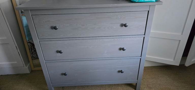 Barely used chest of drawers 