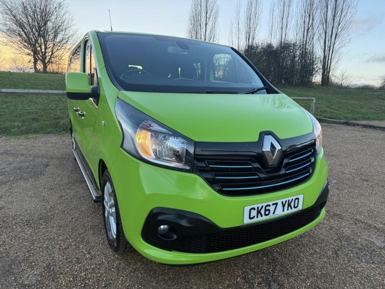 2018 Renault Trafic 1.6 dCi ENERGY 27 Sport Nav SWB Euro 6 (s/s) 5dr (9 Seat) MPV Diesel Manual