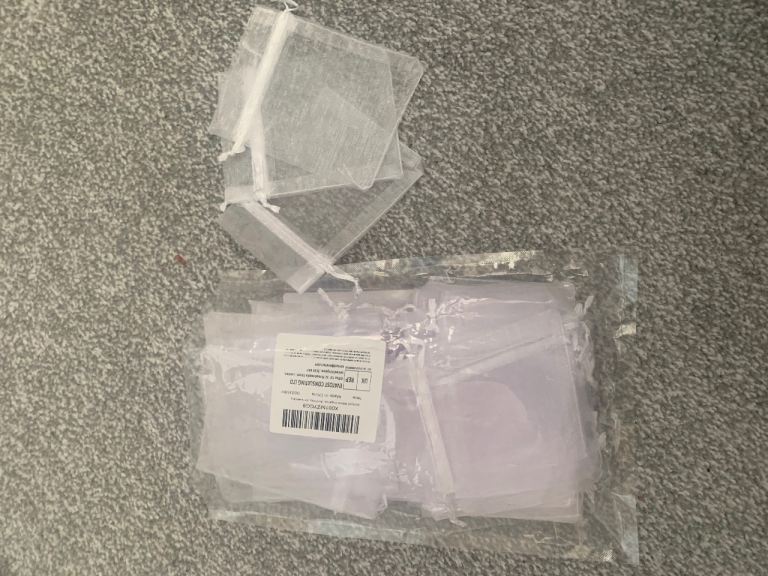 NEW Small Organza Bags – Approx 40 White 7x8cm