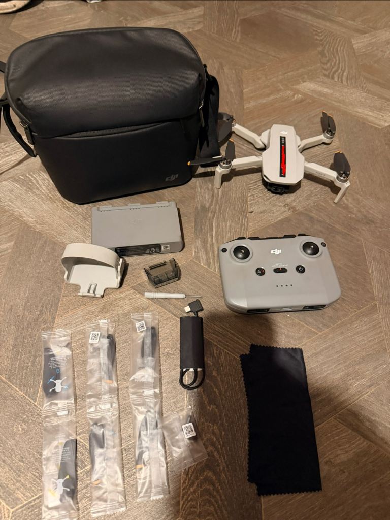 DJI Mini 2 Drone Fly More Combo - White, As Good As New