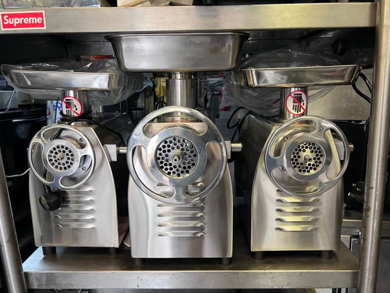 NEW MEAT MINCER GRINDER MACHINE CATERING COMMERCIAL KITCHEN EQUIPMENT BUTCHER KEBAB CAFE