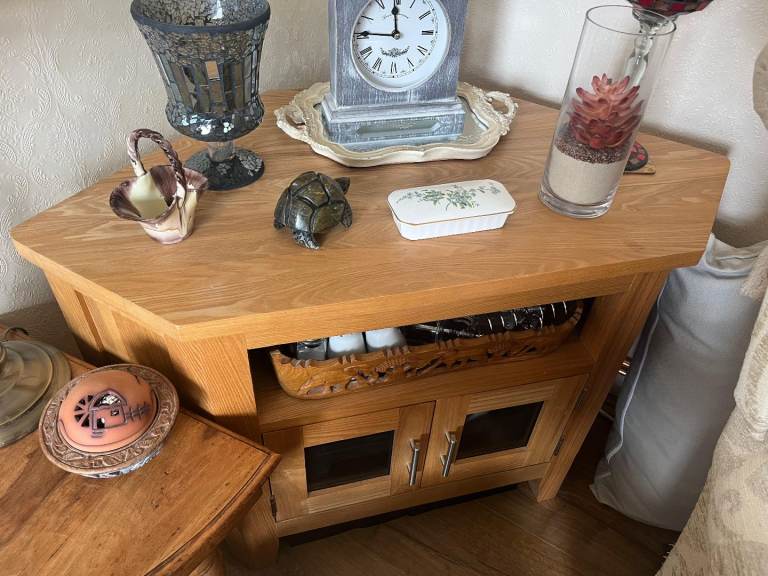 Oak TV unit 