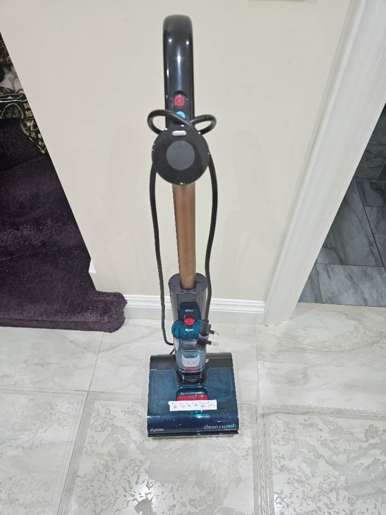 Dyson Clean+Wash Vacuum Cleaner – Good Condition