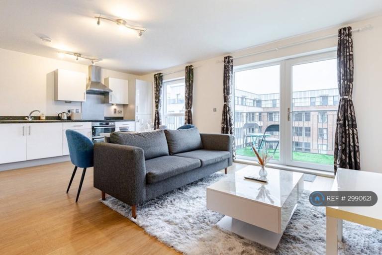 2 bedroom flat in Pulse Court, Romford, RM7 (2 bed) (#2990621)