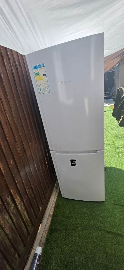Hotpoint frost free fridge freezer, super clean condition 