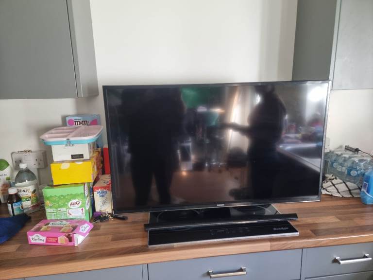 Samsung uhd 40" smart tv