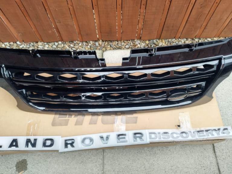 Land Rover Discovery 4 Front Grill