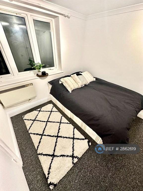 1 bedroom in Village Way, Pinner, HA5 (#2862619)