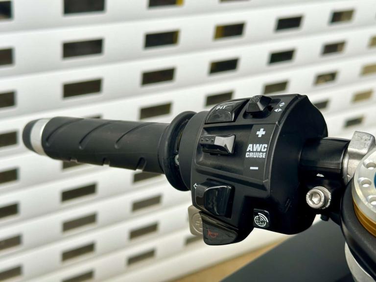 2019 Aprilia RSV 4 1100 FACTORY 1.1 RSV 4 1100 Factory Unlisted Petrol Automatic