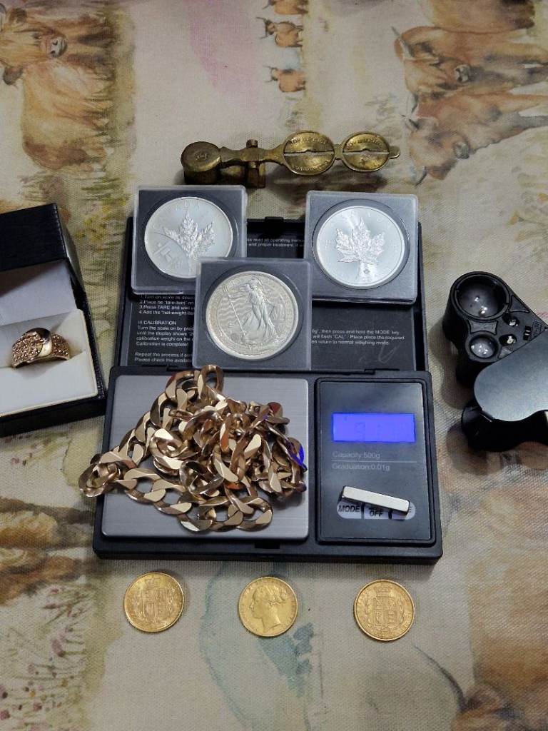 Sovereigns britannia 9ct gold wanted 