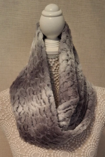 Women's Grey Faux Fur Snood BNWT *Mother's Day 🎁*