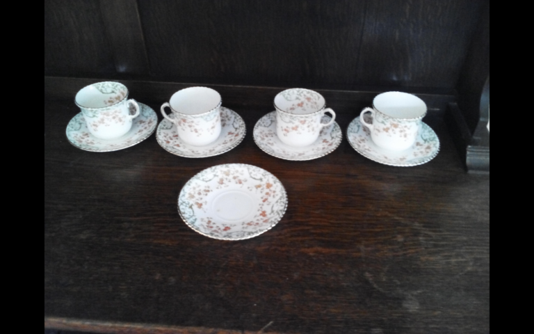 Oak dresser sideboard and plate rack