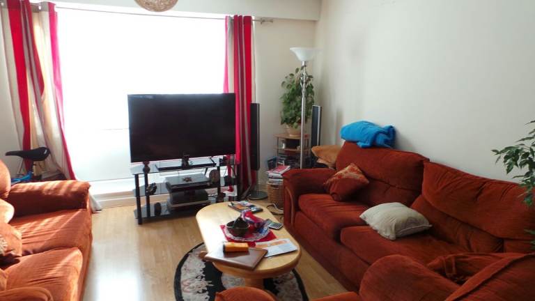 Prime Location Spacious 3 bedrooms First Floor flat near Barking Town Centre