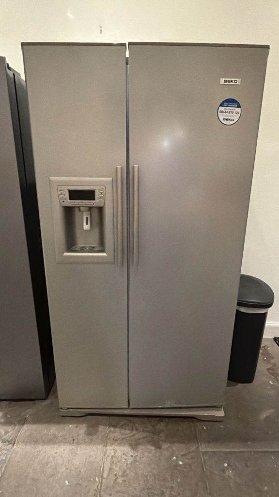 American Style Fridge Freezer with Water Dispenser