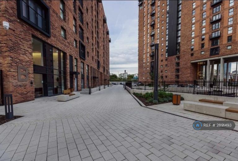 2 bedroom flat in Wilburn Basin, Salford, M5 (2 bed) (#2891493)