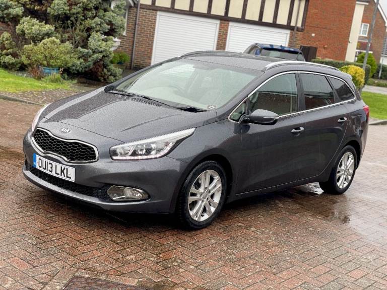 2013 KIA CEED 3 ESTATE - 12 MONTHS MOT - FULL KIA MAIN DEALER SERVICE HISTORY - £35 P/A ROAD TAX