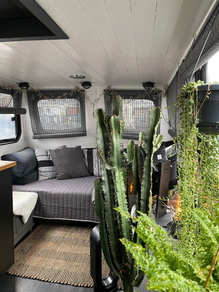 Dutch Barge Liveaboard – Fully Refit – Engine Overhauled 2025 – London – £55,000
