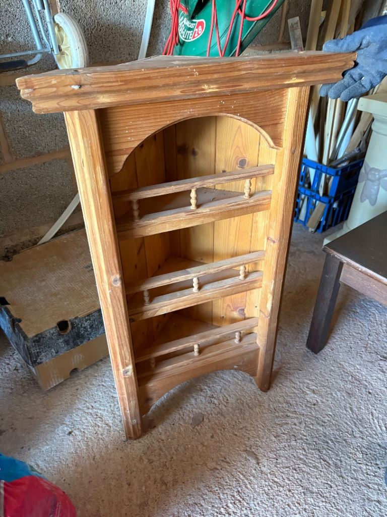 Pine corner display shelf / whatnot – rustic / cottage style