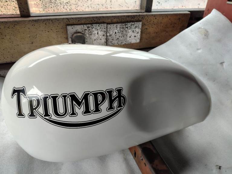 Triumph 750 650 Petrol / Fuel tank
