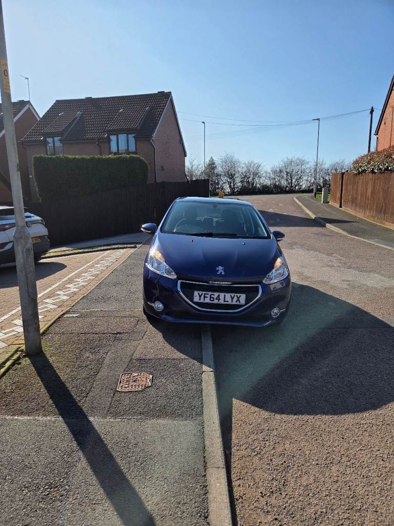 Peugeot, 208, Hatchback, 2014, Manual, 1199 (cc), 5 doors