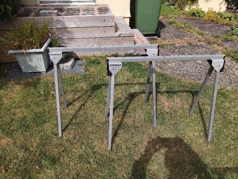 2 no Stanley SawhorseTrestles
