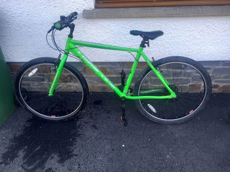 Raleigh Mountain Bike – Bright Green, Good Condition