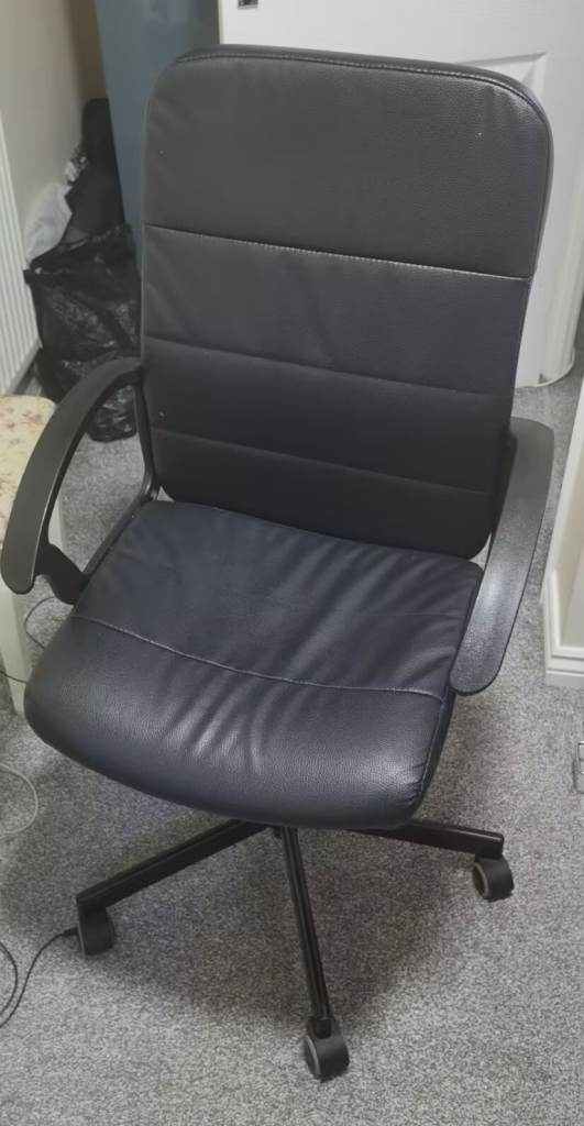 Black Leather Office Chair – Good Condition