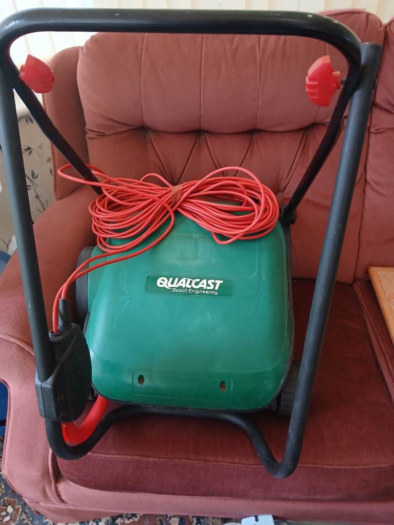 Qualcast Electric Lawn Mower with Long Cable – Good Condition