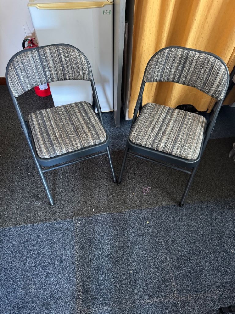 Folding Chairs 