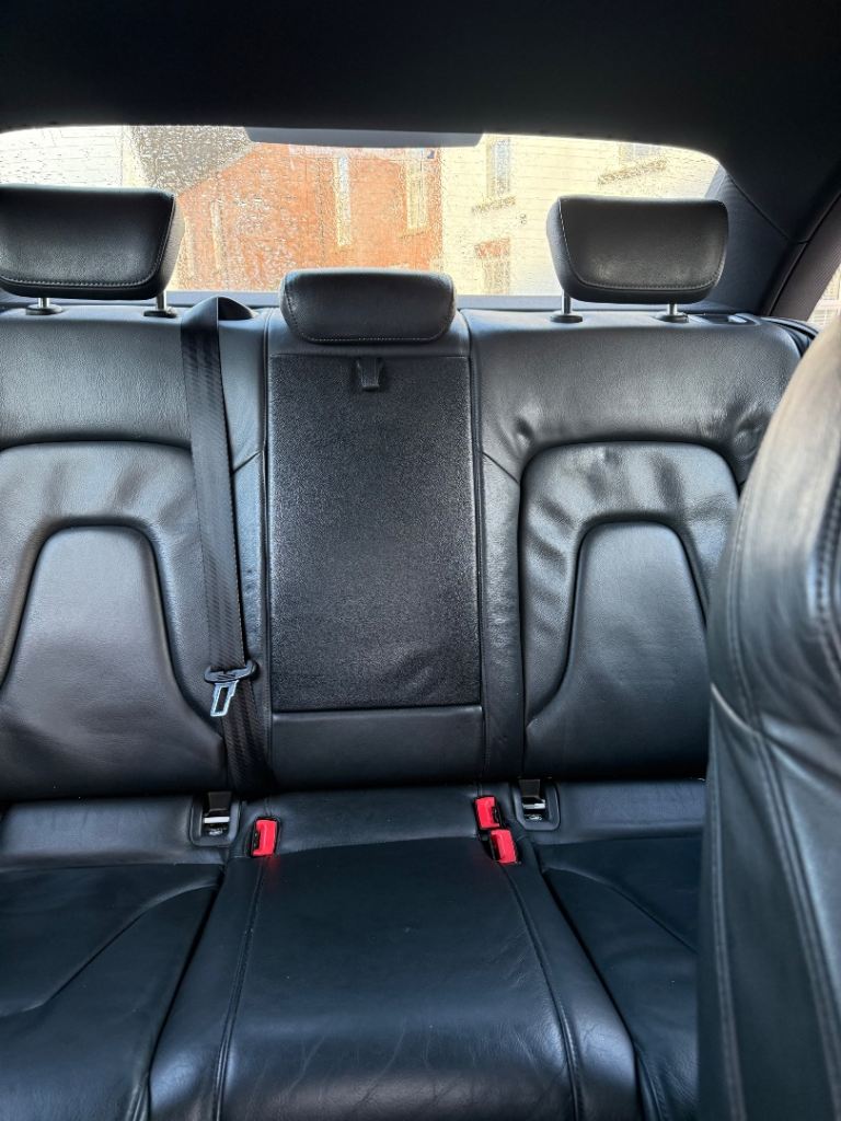 Audi, A4, Saloon, 2010, Manual, 1968 (cc), 4 doors